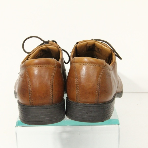 Clarks Collection Dress Shoe Mens Leather Oxford sz 9 Cap Toe
